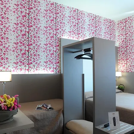 Astoria Hotel 3*