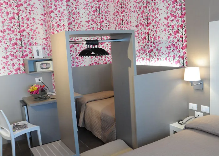 Astoria Hotel 3*