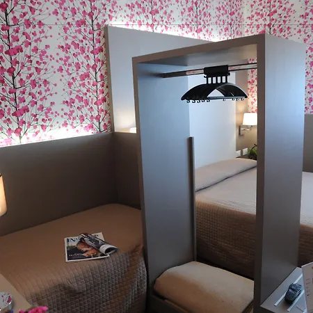 阿斯托瑞亚酒店 3* 拉文纳