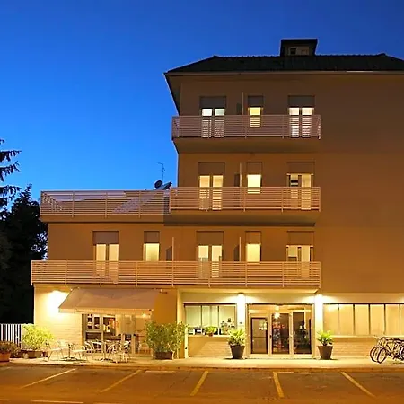 Otel Astoria 3*