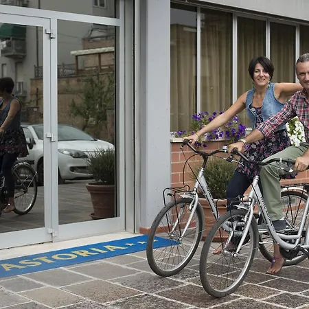 阿斯托瑞亚酒店 3*